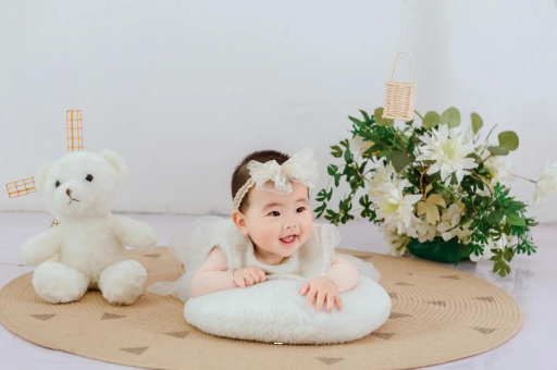 常宁宝宝三个月翻身