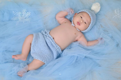 常宁摸孕妇肚子沾喜气